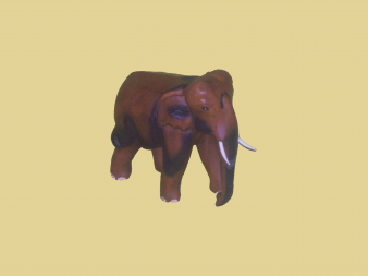 Statue d'éléphant en bois trompe en bas